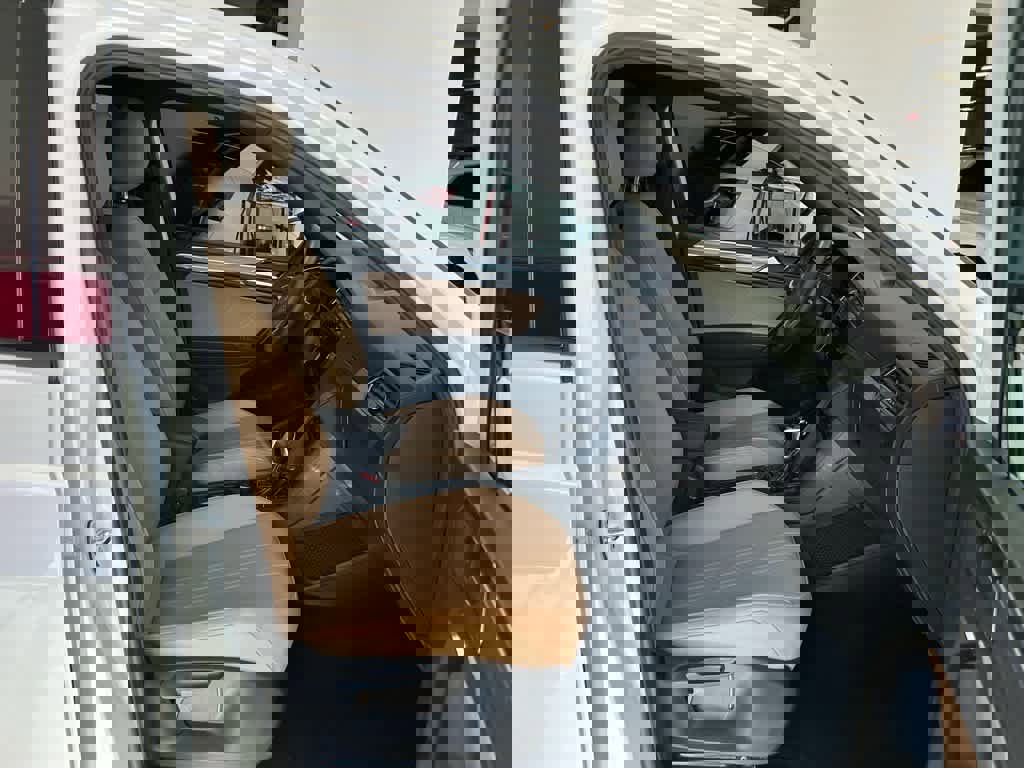 Certified 2023 Volkswagen Tiguan SE R-Line image 21