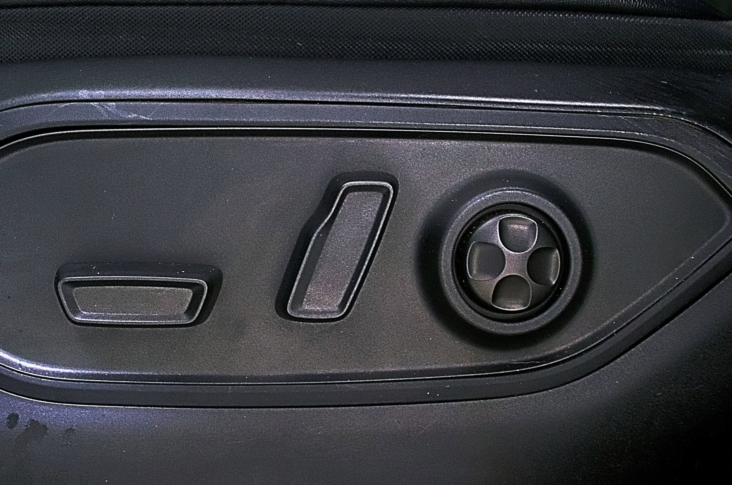 Used 2021 Jeep Grand Cherokee L Laredo image 24