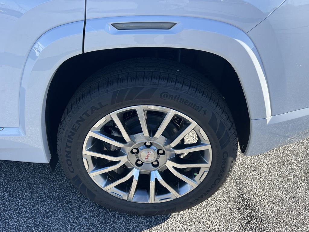 New 2026 GMC Terrain Denali w/ LPO, Floor Liner Package image 32