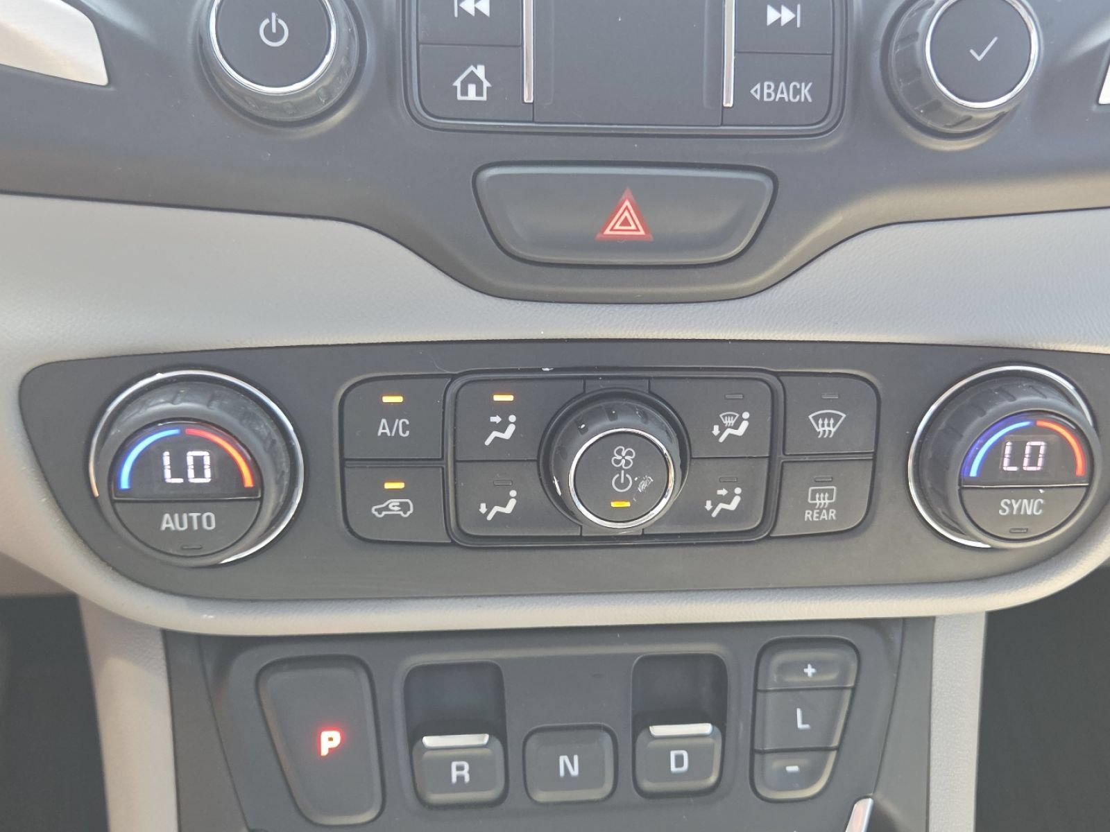 Used 2021 GMC Terrain SLT w/ LPO, Floor Liner Package FWD image 33