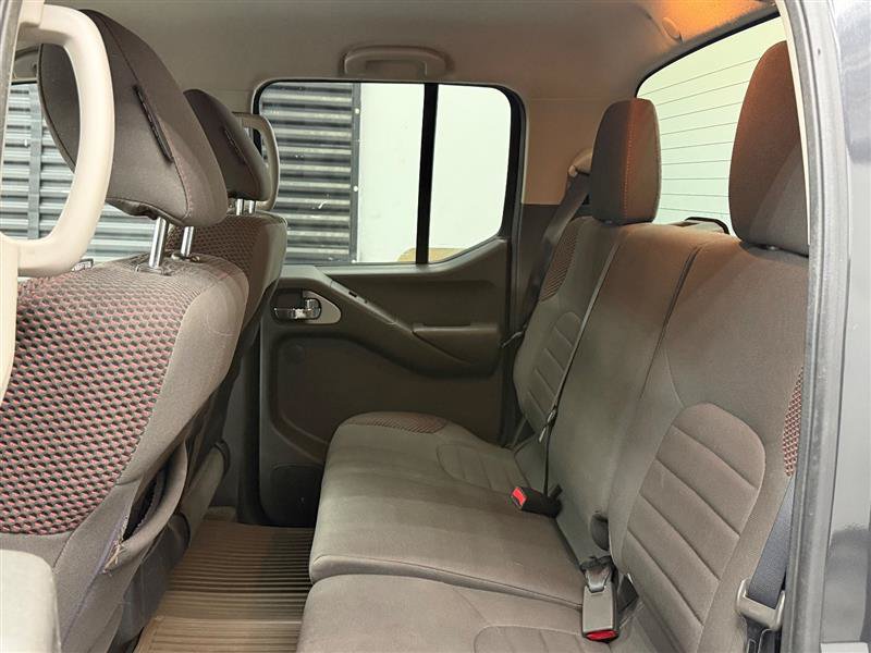 Used 2012 Nissan Frontier PRO-4X AWD/4WD image 12
