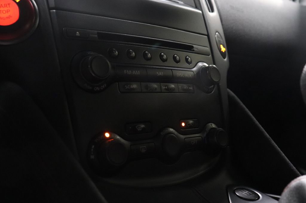 Used 2020 Nissan 370Z NISMO image 19