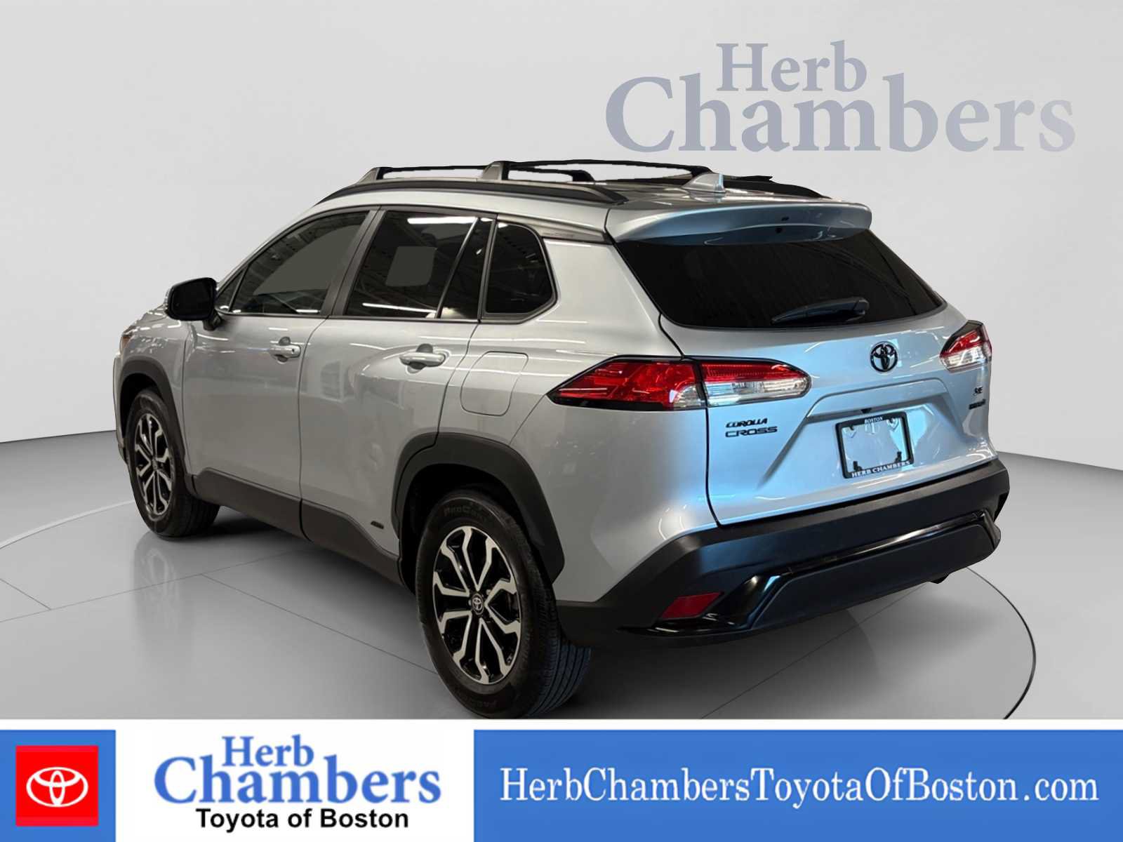 Used 2023 Toyota Corolla Cross AWD Hybrid image 3