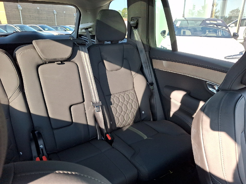 Certified 2026 Volvo XC90 B6 Plus AWD/4WD image 6