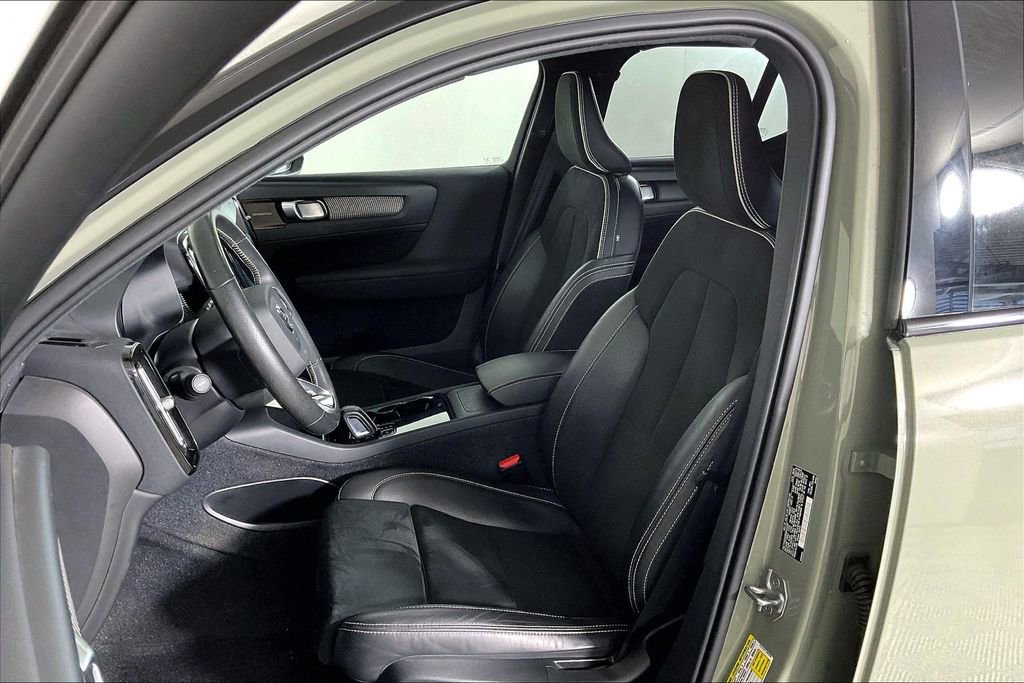 Used 2021 Volvo XC40 P8 Recharge image 24