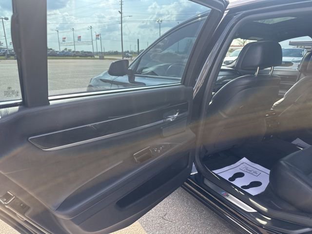 Used 2014 BMW 750Li xDrive image 25
