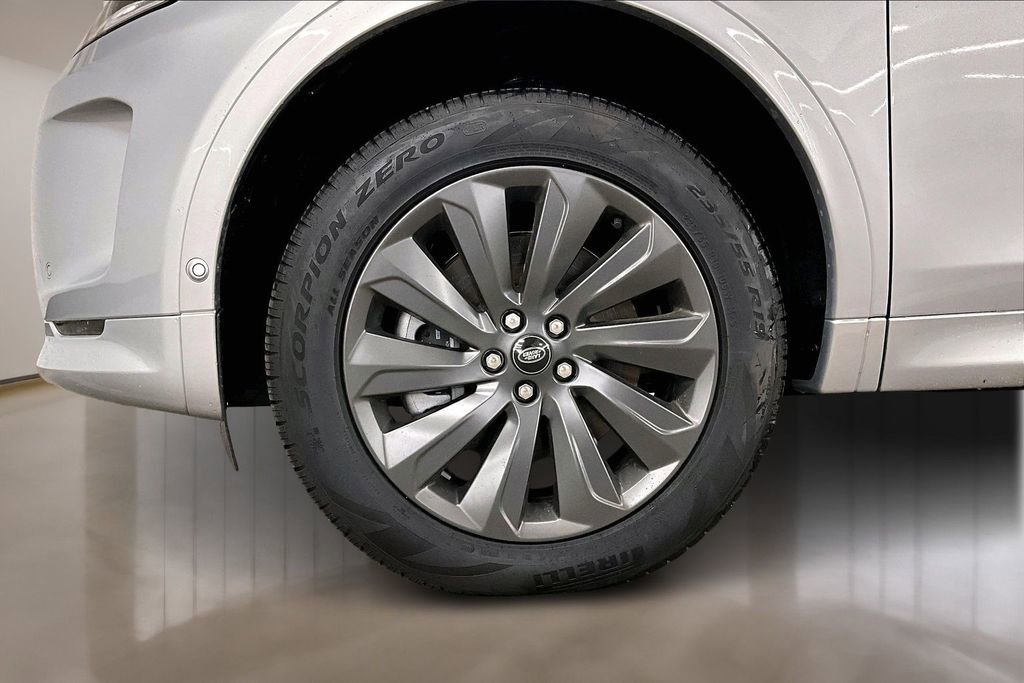 New 2025 Land Rover Discovery Sport S image 13