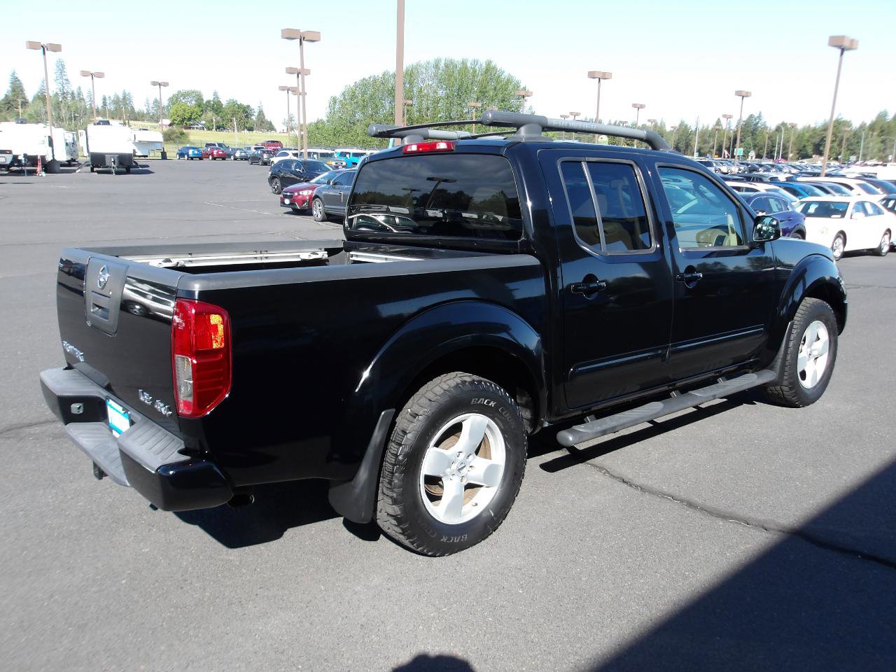 Used 2007 Nissan Frontier LE w/ Rockford Fosgate Pkg AWD/4WD image 5