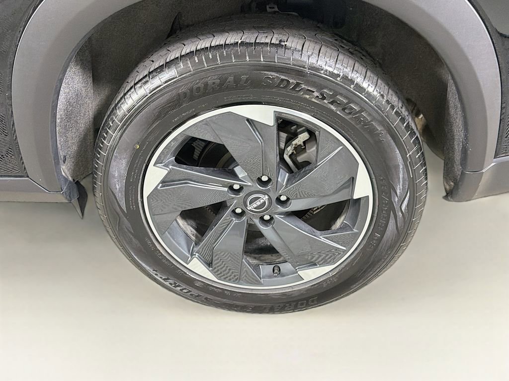 Used 2024 Nissan Rogue SV AWD/4WD image 29