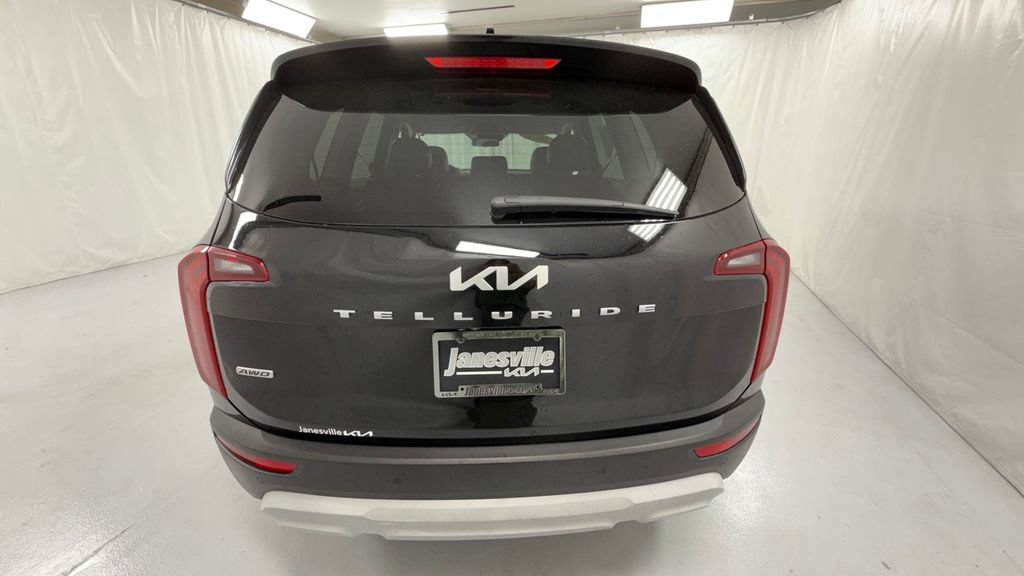 Used 2022 Kia Telluride LX AWD/4WD image 4