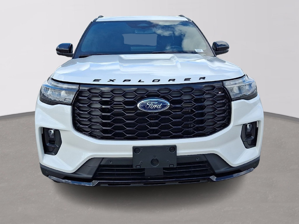 Used 2026 Ford Explorer ST-Line w/ ST-Line Street Pack AWD/4WD image 2