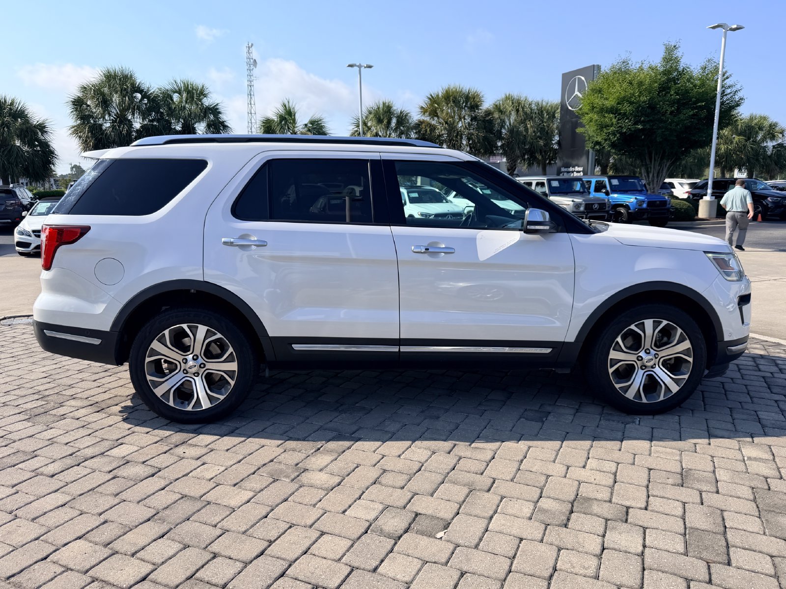 Used 2019 Ford Explorer Platinum AWD/4WD image 8