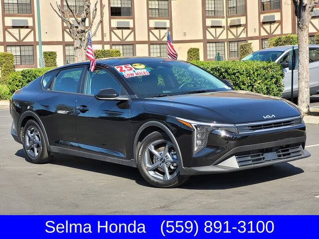Used 2025 Kia K4 LXS image 2