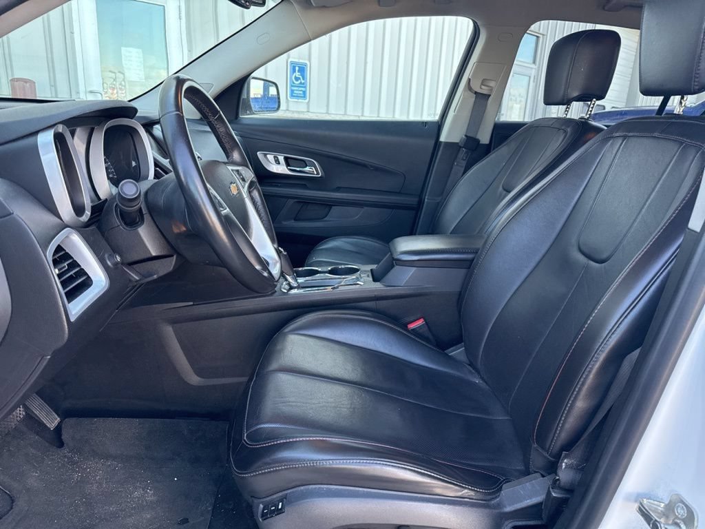 Used 2017 Chevrolet Equinox Premier w/ Enhanced Convenience Package AWD/4WD image 12