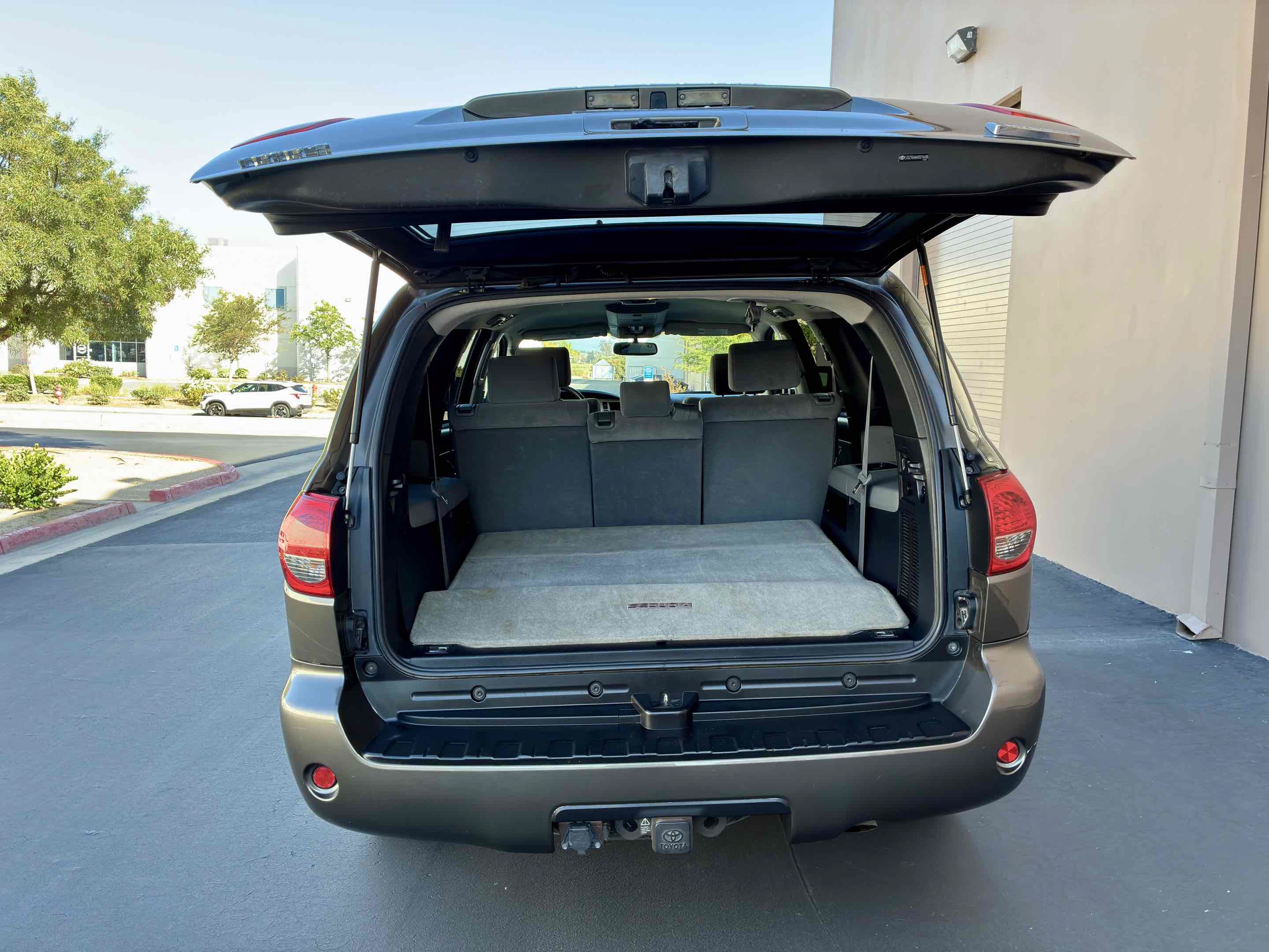 Used 2008 Toyota Sequoia SR5 RWD image 50