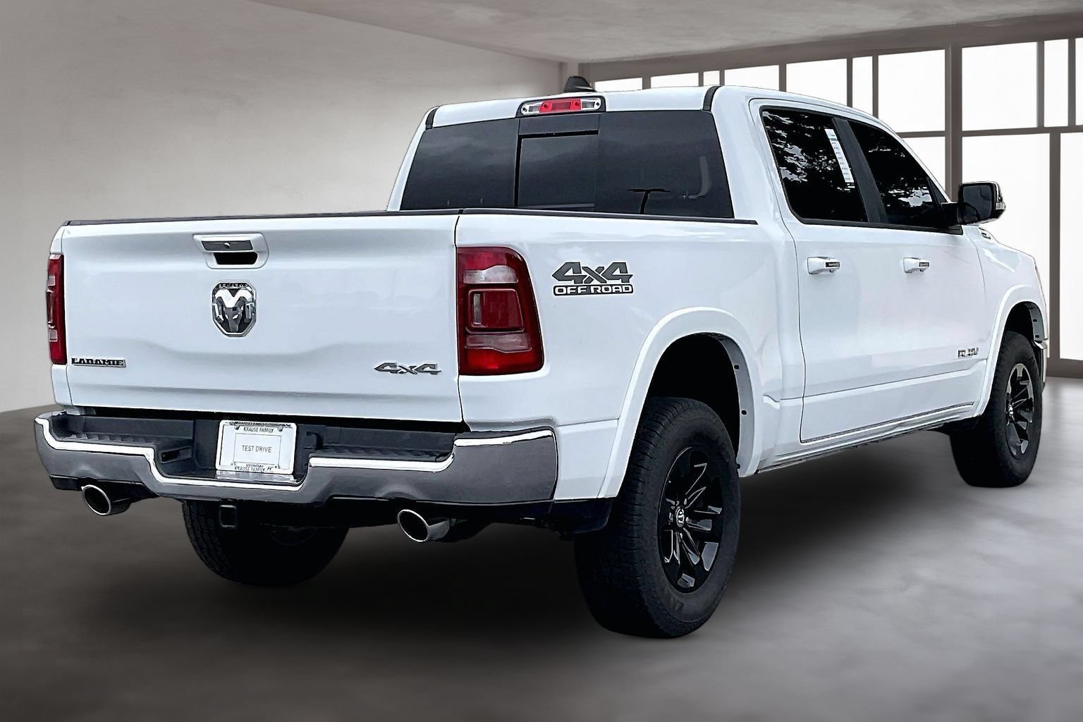 Used 2022 RAM 1500 Laramie w/ Off Road Group AWD/4WD image 6