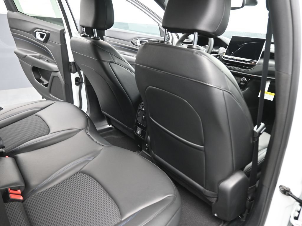 New 2026 Jeep Compass Latitude AWD/4WD image 16