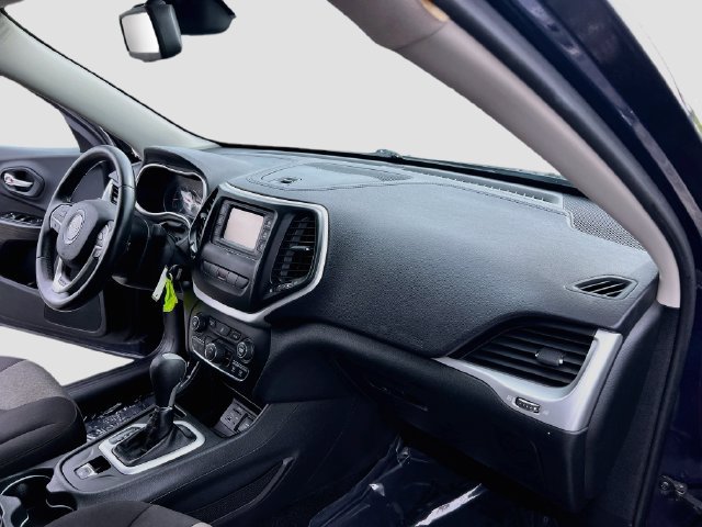 Used 2014 Jeep Cherokee Latitude w/ Trailer Tow Group FWD image 21