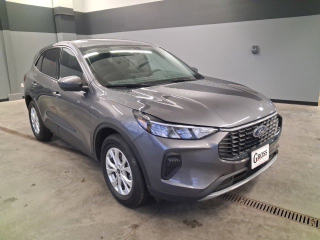 Used 2023 Ford Escape Active w/ Tech Pack #2 image 2