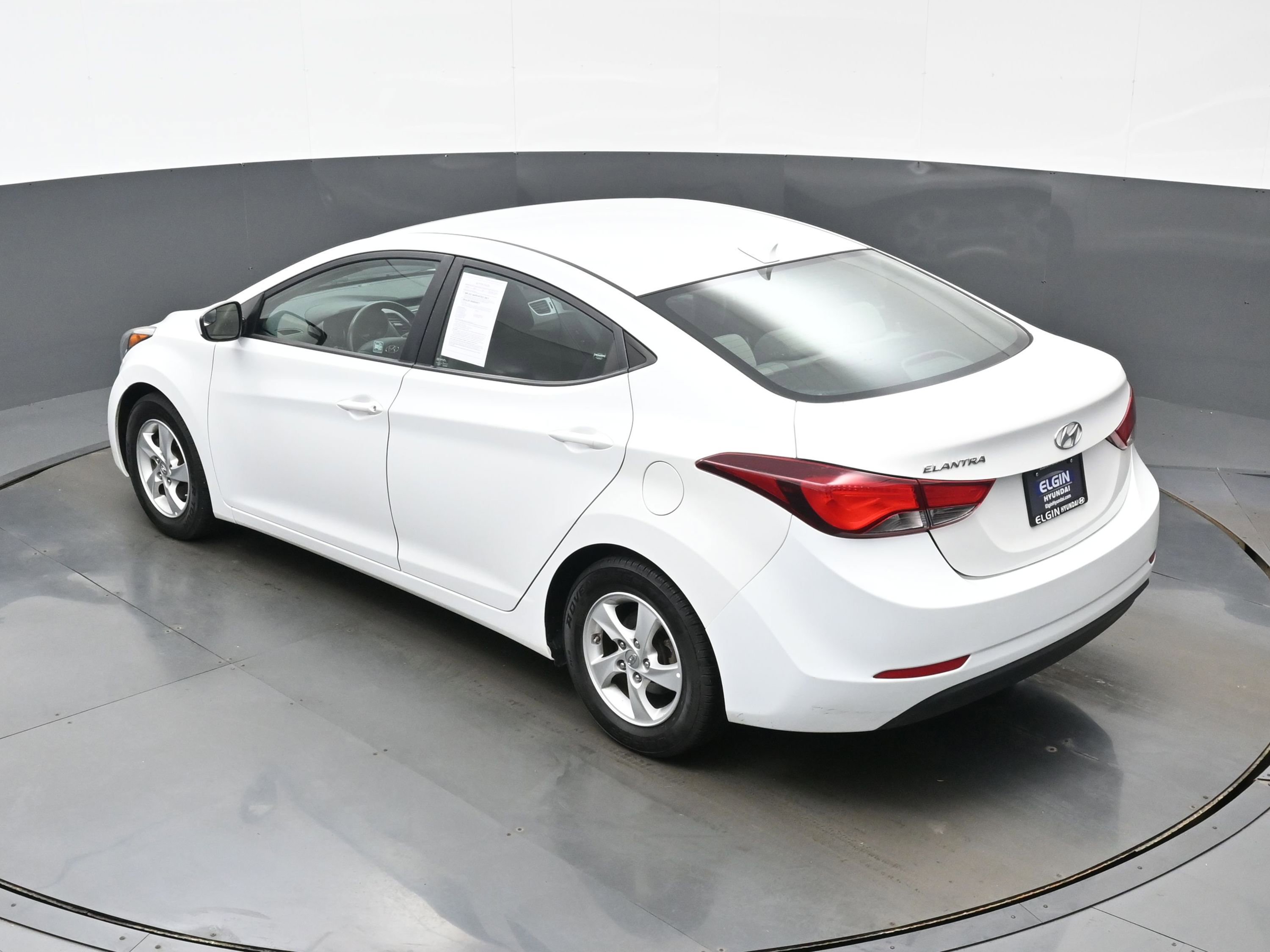 Used 2015 Hyundai Elantra SE FWD image 31