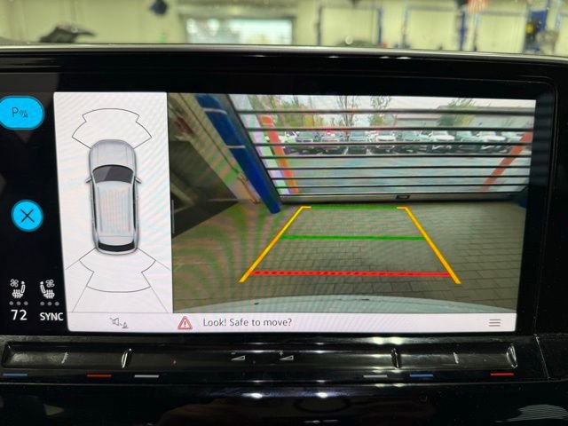 Certified 2024 Volkswagen Atlas Cross Sport SE image 17