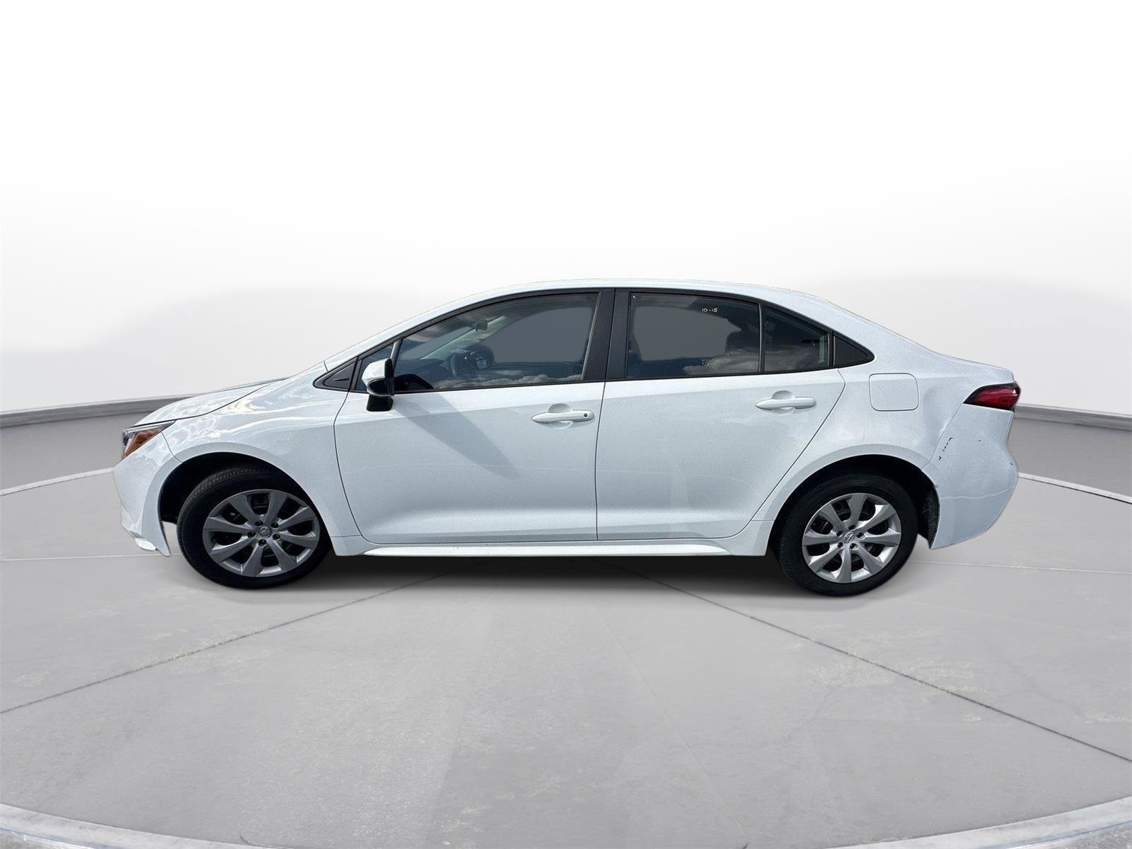 Used 2024 Toyota Corolla LE FWD image 9