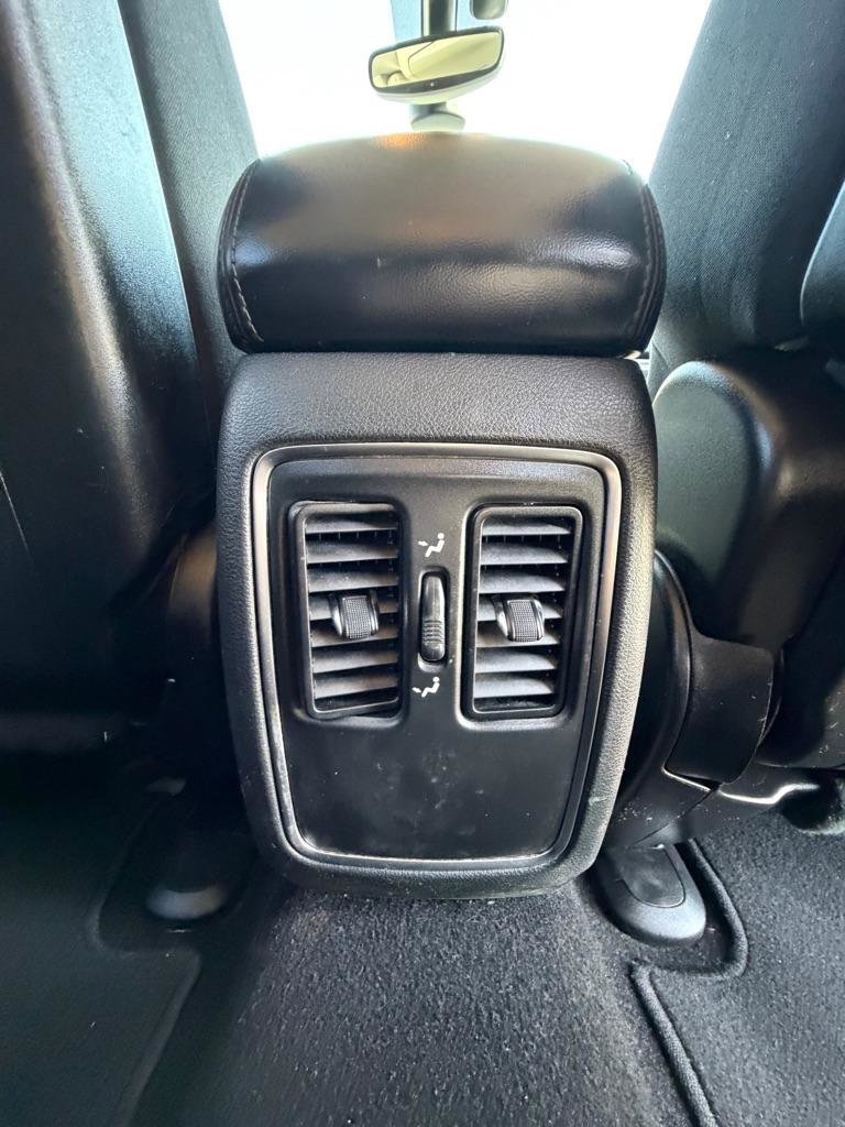 Used 2020 Dodge Durango SXT w/ 3rd Row Seating Group RWD image 18