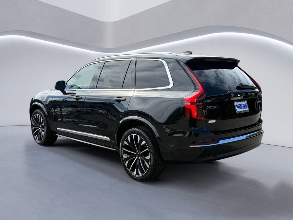 Certified 2025 Volvo XC90 B6 Plus image 5