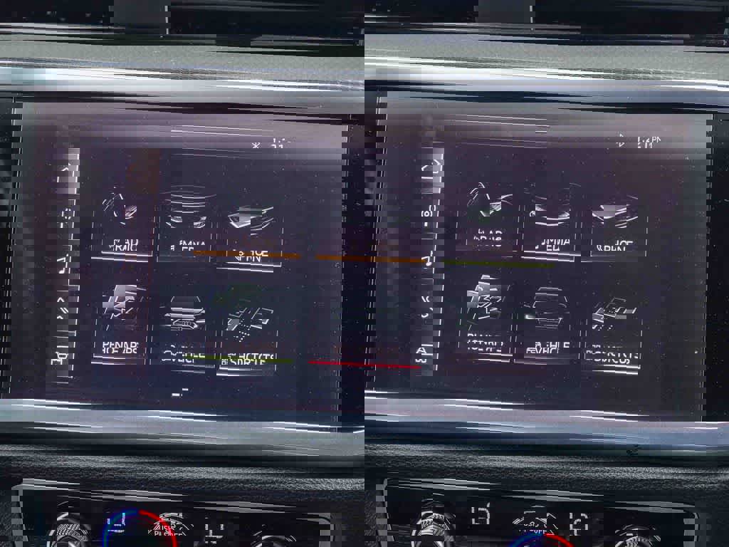 Used 2020 Audi Q3 2.0T Premium image 12