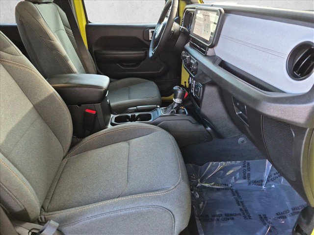 Used 2024 Jeep Wrangler Unlimited w/ Convenience Group AWD/4WD image 28