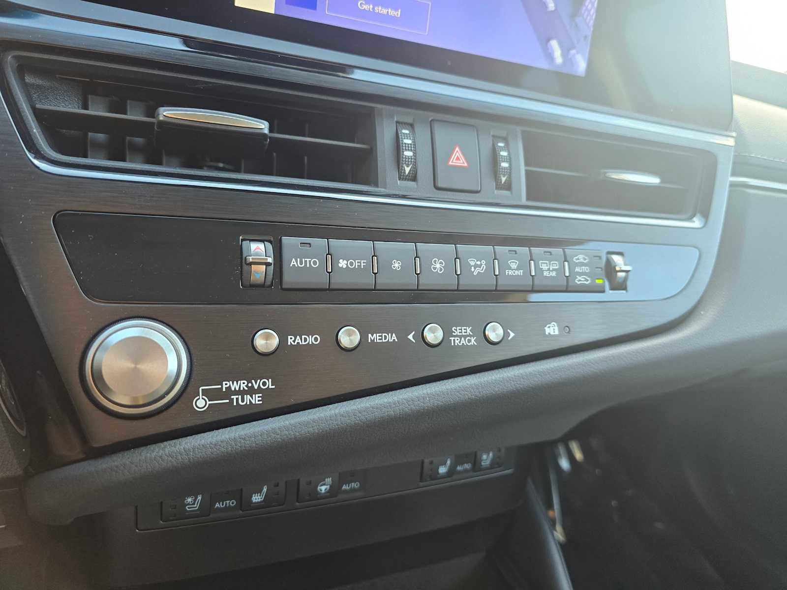 Certified 2025 Lexus ES 300h w/ Premium Package FWD image 29