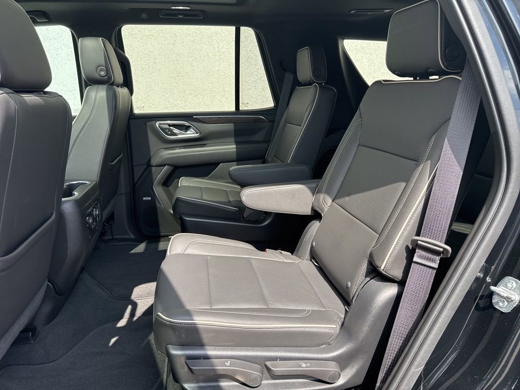 Used 2021 Chevrolet Tahoe Premier w/ Premium Package AWD/4WD image 27