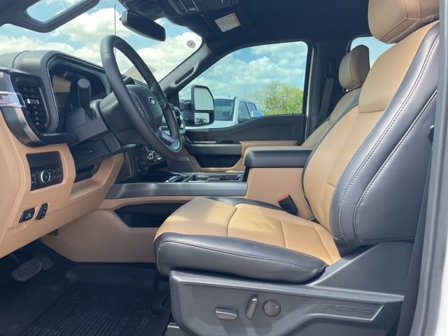 Used 2026 Ford F250 Lariat w/ Lariat Premium Package AWD/4WD image 2