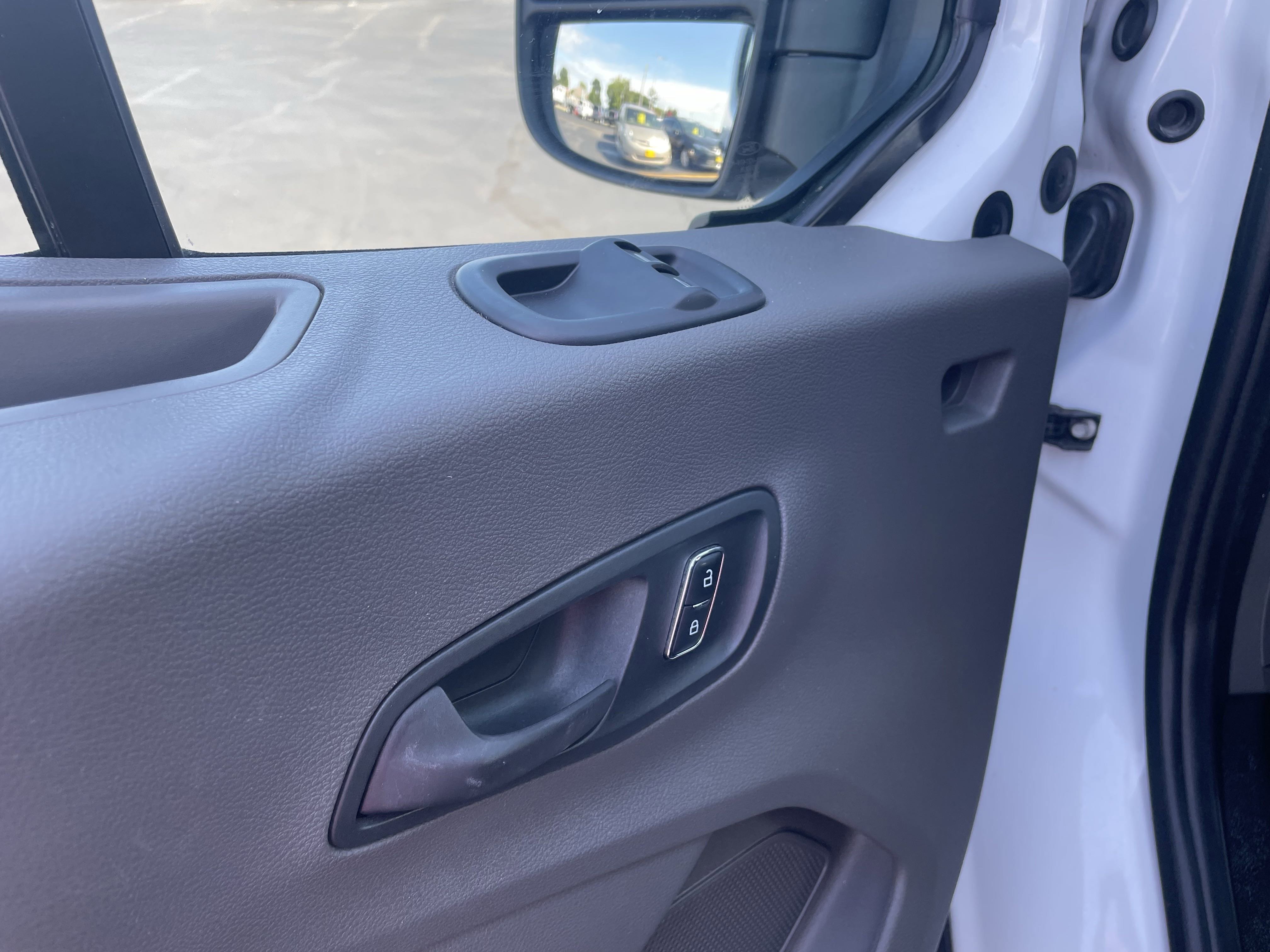 Used 2024 Ford Transit 350 XLT image 9