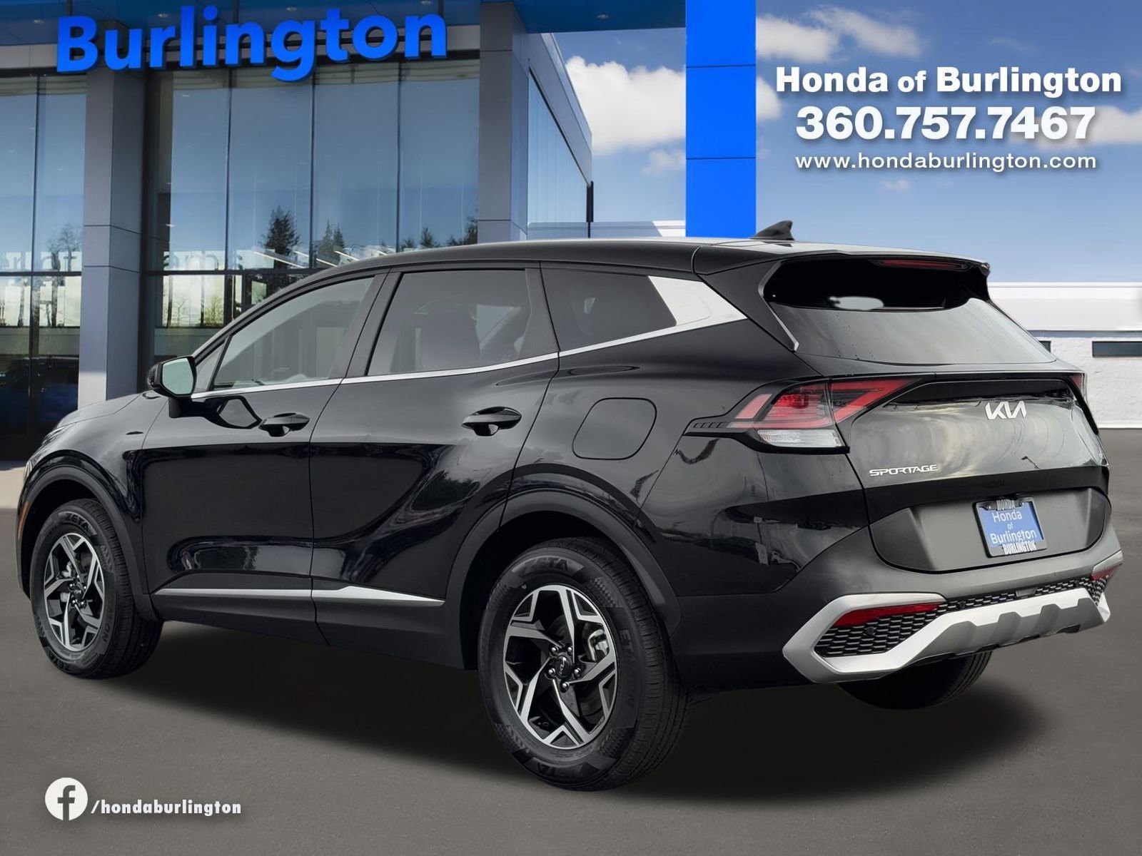 Used 2024 Kia Sportage LX image 4