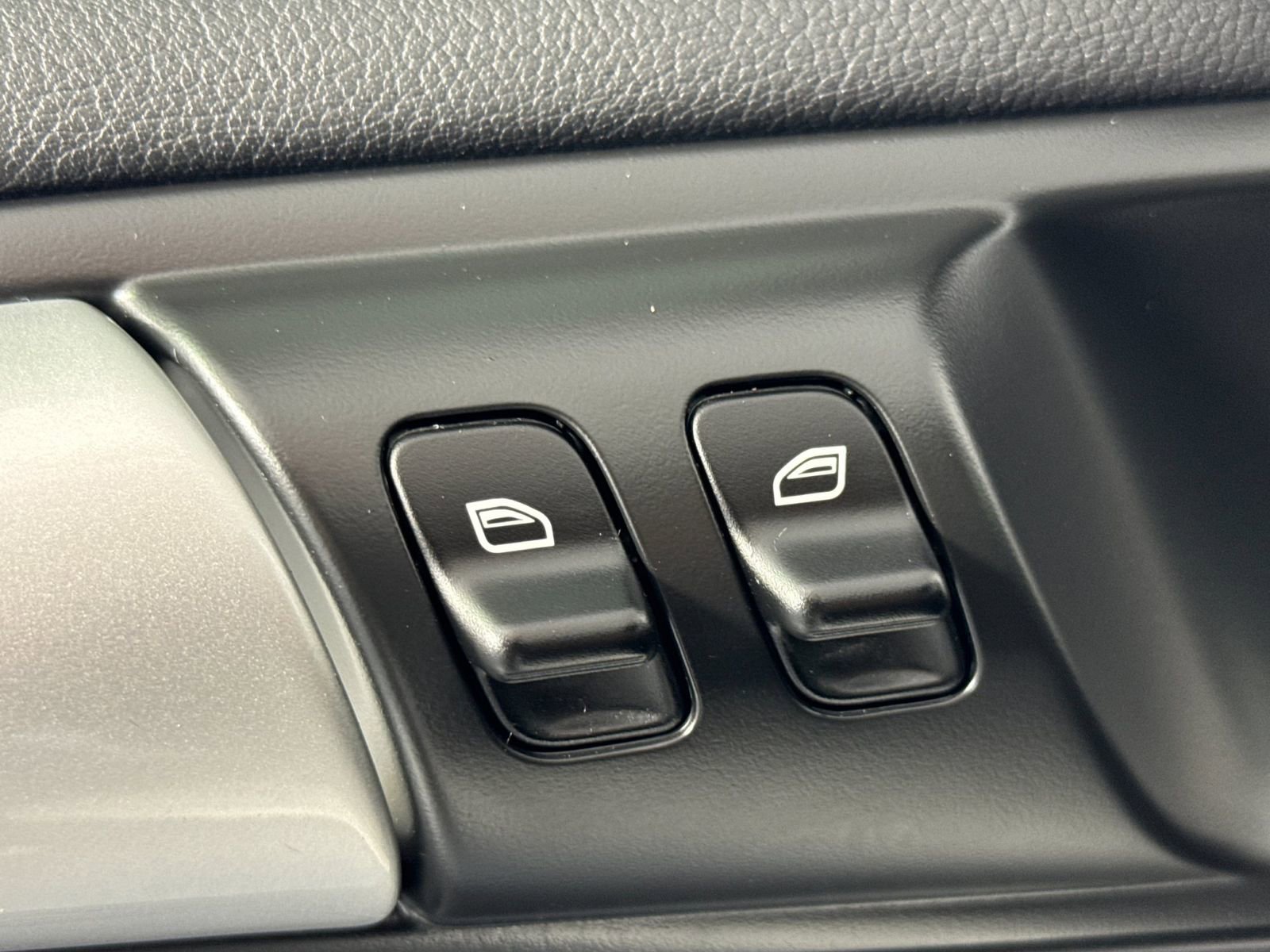 Used 2012 Porsche Cayman image 12