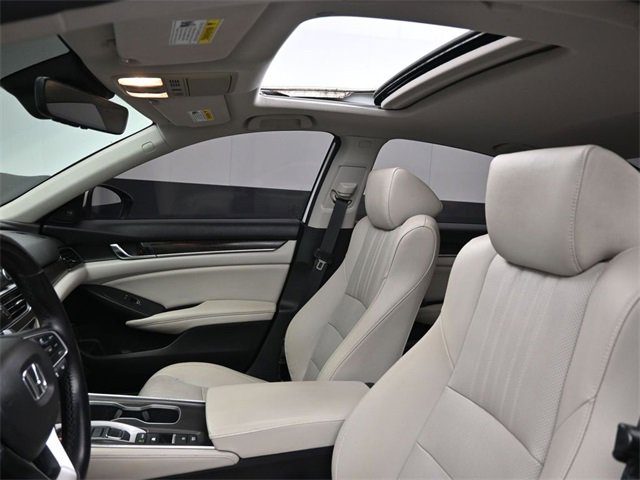 Used 2019 Honda Accord Touring image 32