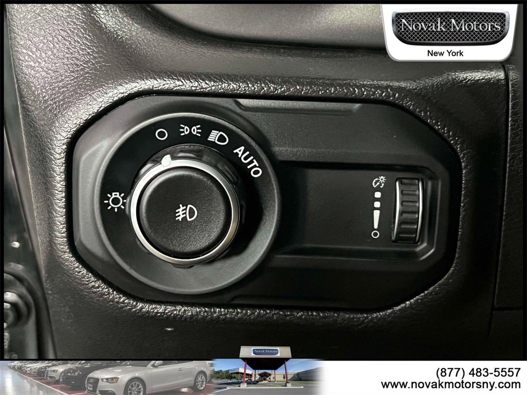 Used 2023 Jeep Wrangler Sport S image 19