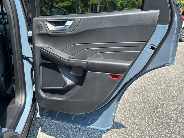 New 2025 Ford Escape SE w/ PHEV Premium Package FWD image 16