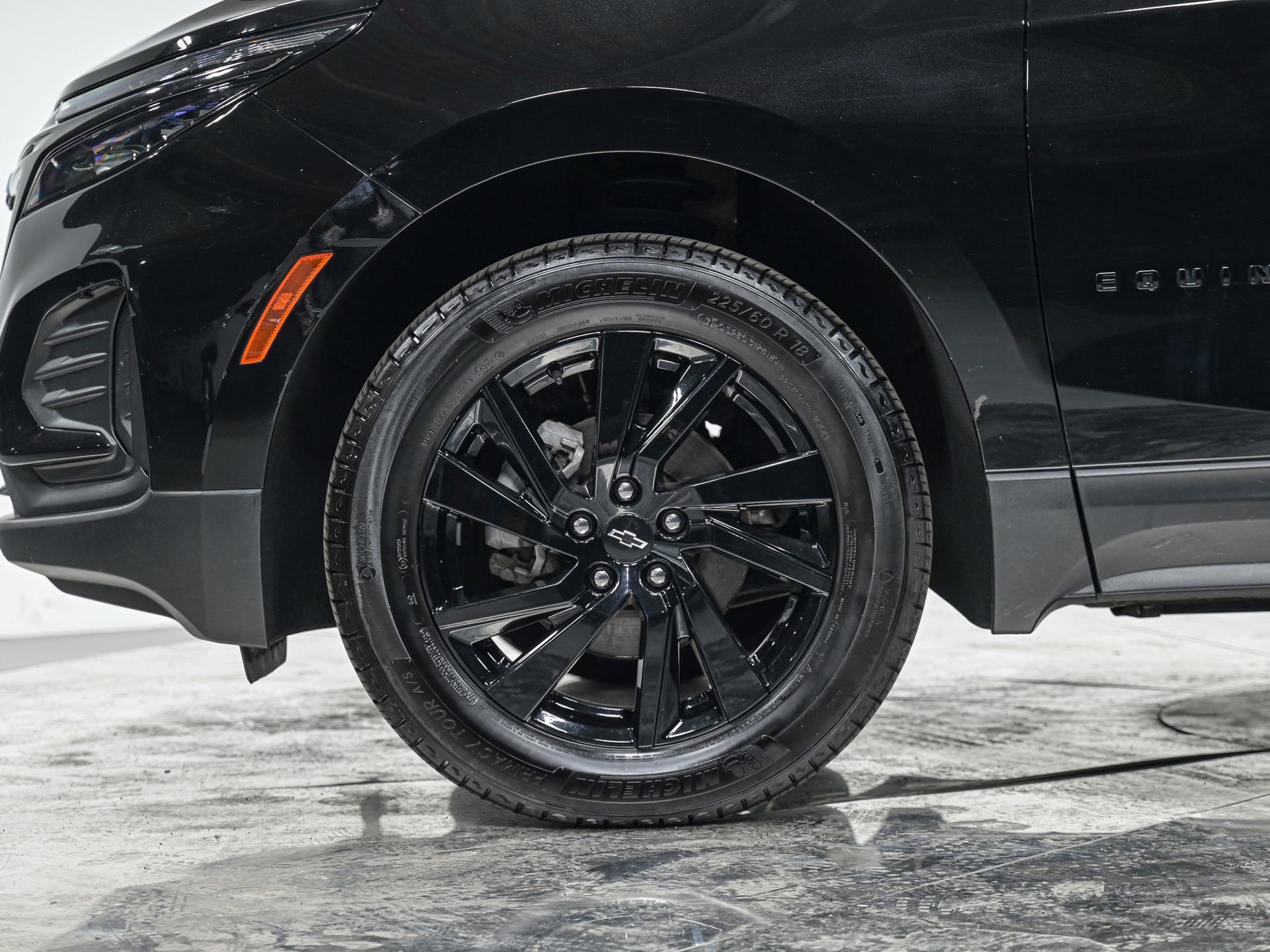 Used 2023 Chevrolet Equinox LS w/ Midnight Edition image 3