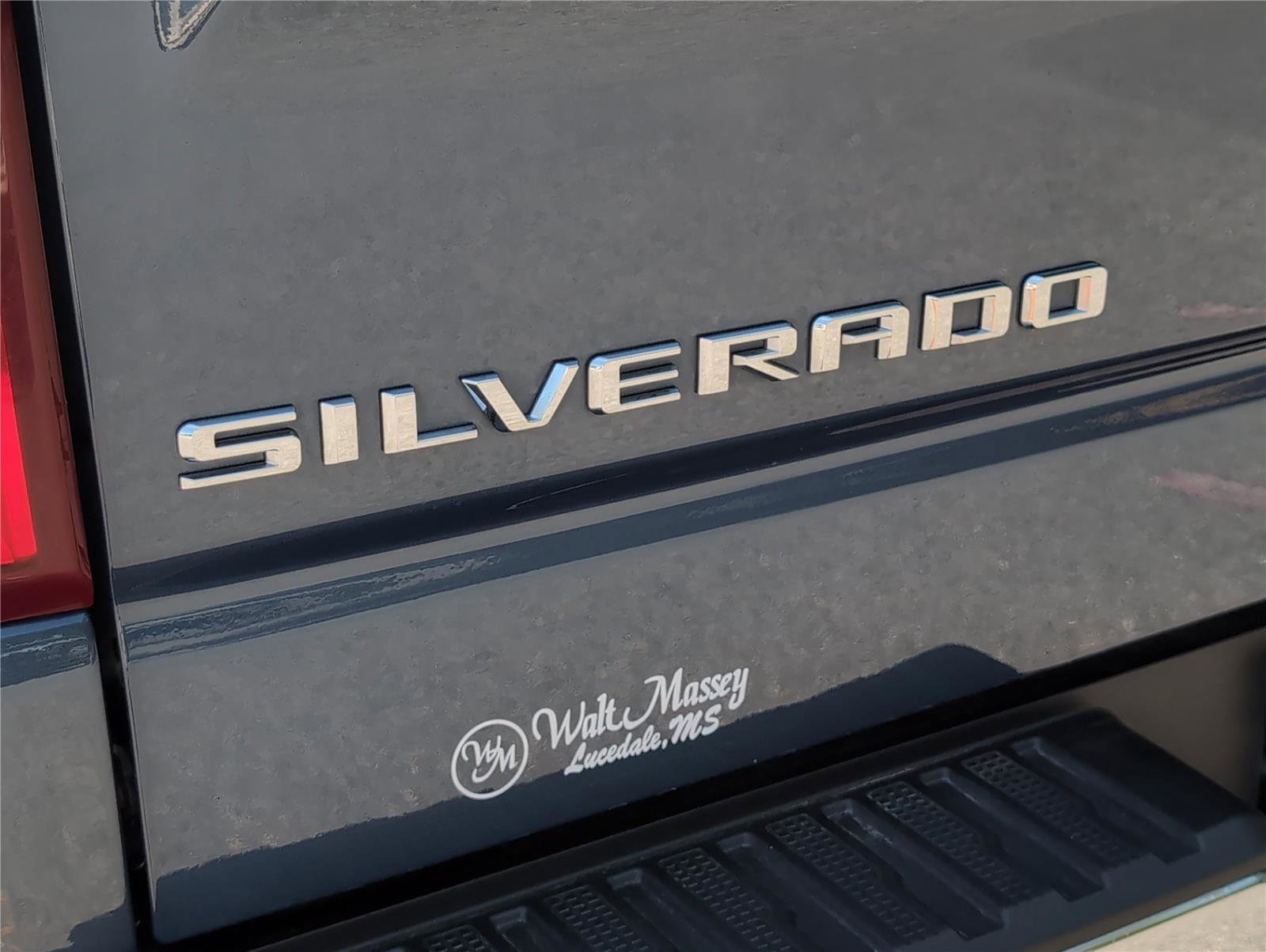 Certified 2024 Chevrolet Silverado 1500 LTZ image 30