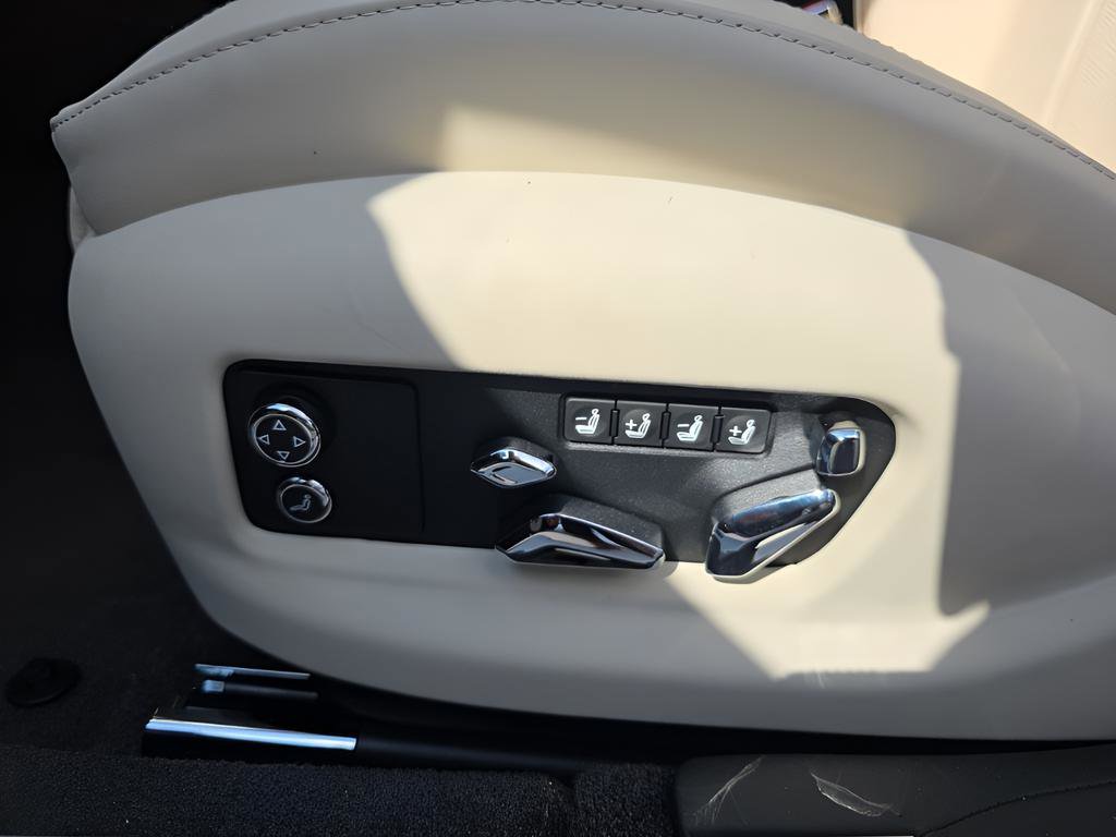 New 2025 Bentley Flying Spur Plug-In Hybrid image 20