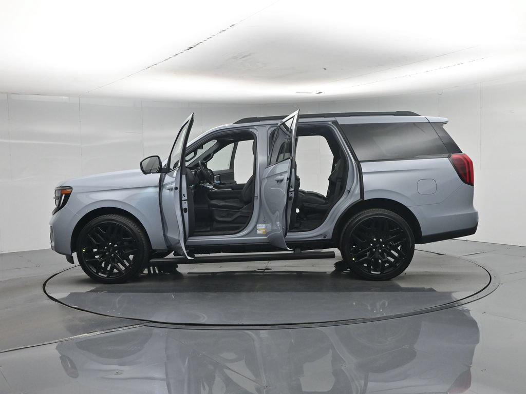 New 2027 Ford Expedition Platinum w/ Stealth Performance Package AWD/4WD image 4
