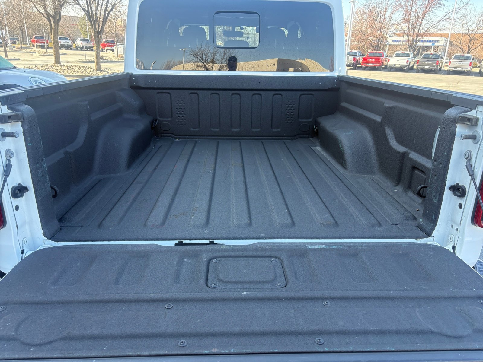 Used 2023 Jeep Gladiator Overland image 27