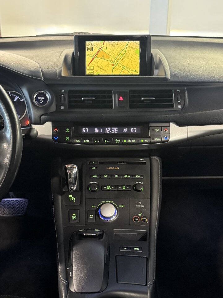 Used 2012 Lexus CT 200h Premium w/ Leather Pkg FWD image 12