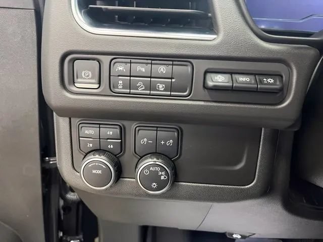 Used 2023 Chevrolet Suburban High Country AWD/4WD image 14