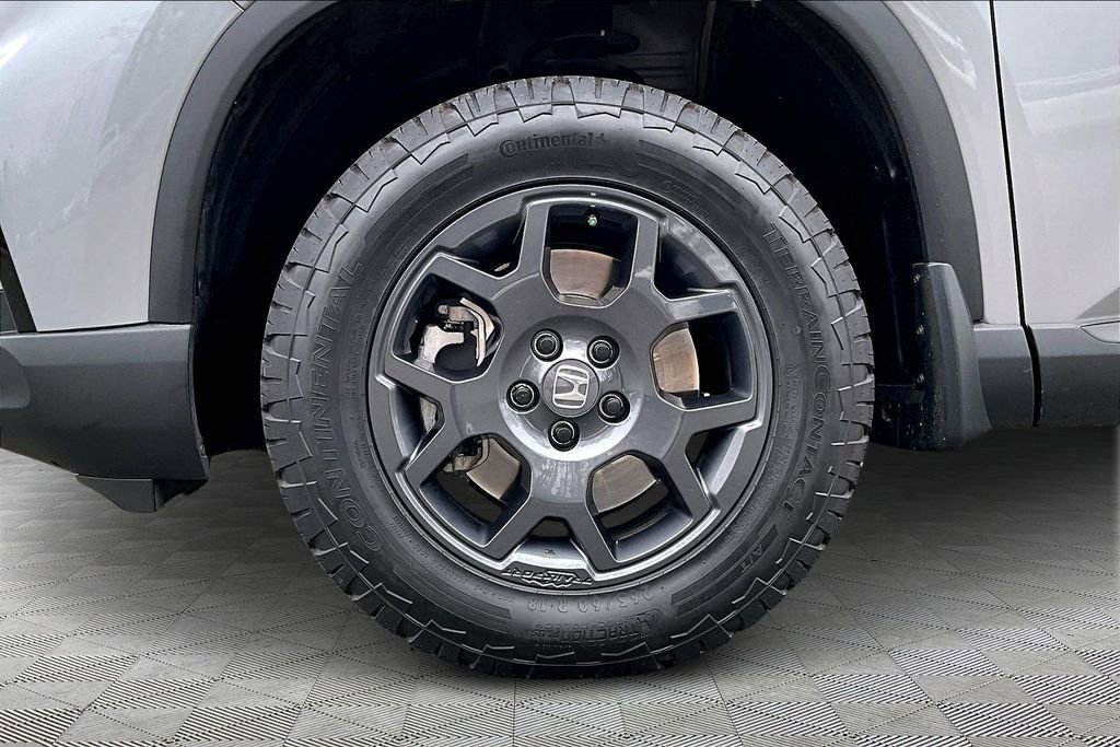 Used 2025 Honda Pilot TrailSport image 25