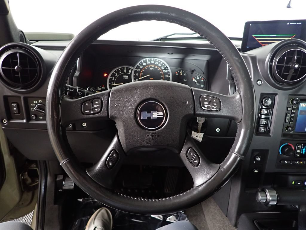 Used 2005 HUMMER H2 SUT w/ Preferred Equipment Group AWD/4WD image 27