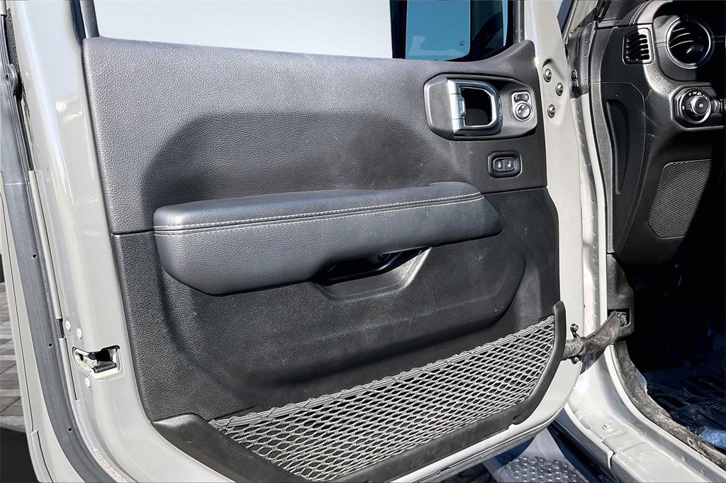 Used 2022 Jeep Wrangler Unlimited Sahara w/ LED Lighting Group image 22