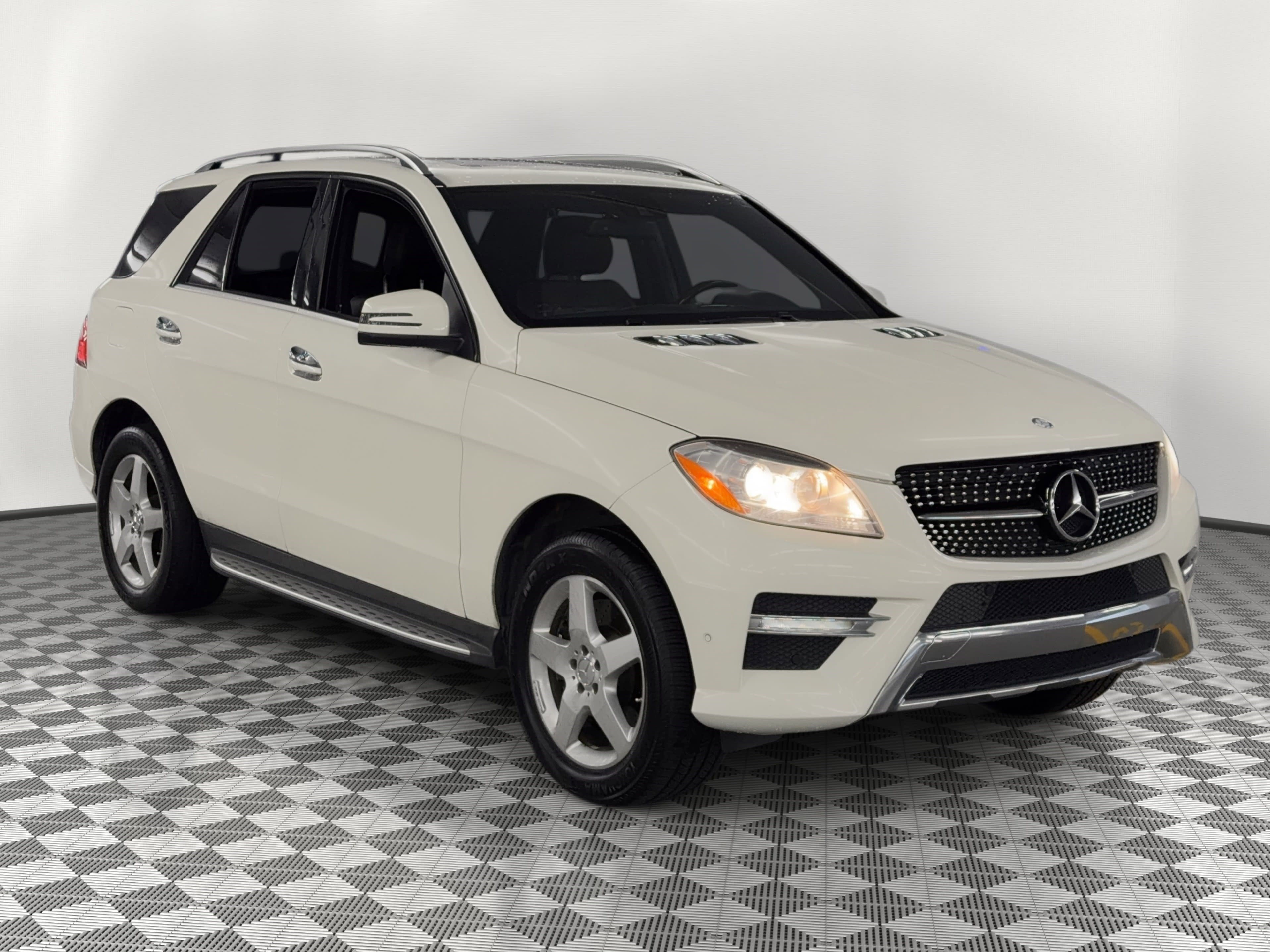 Used 2012 Mercedes-Benz ML 550 4MATIC image 7